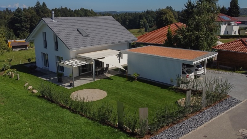 Freistehendes Einfamilienhaus mit Doppelcarport im Steinhof, Aeschi